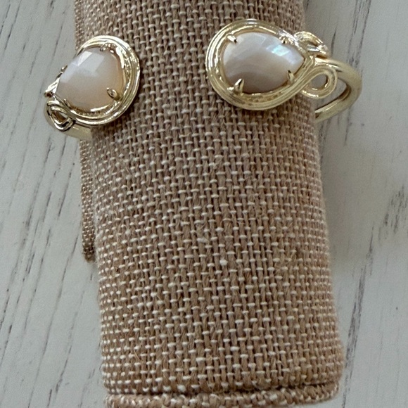 Kendra Scott Andy Pinch Bracelet - Picture 7 of 7